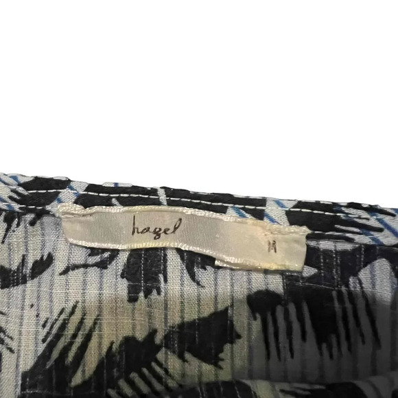 Hagel Women's Floral Print Tie Strap Top Size Medium - Picture 3 of 5